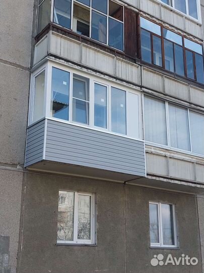 Остекление балконов под ключ