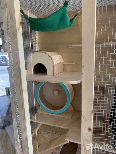 Клетка(витрина) большая. новая