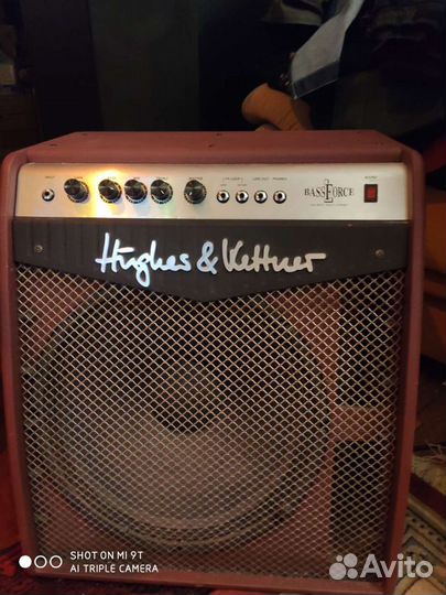 Басовый комбоусилитель Hughes Kettner