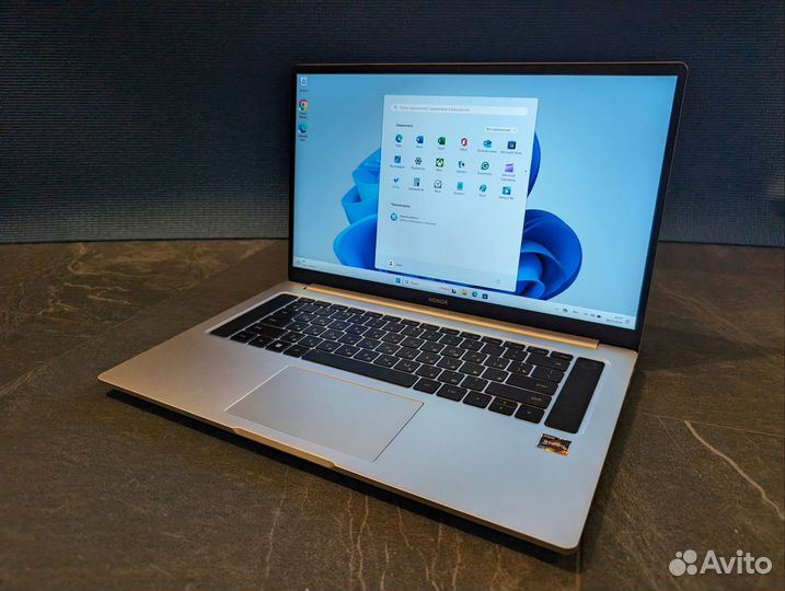 Honor MagicBook 16 Ryzen 7 5800H / 512 Гб, 144 Гц