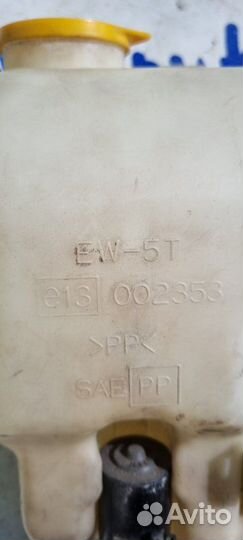 Бачок омывателя передний Subaru Forester SG5