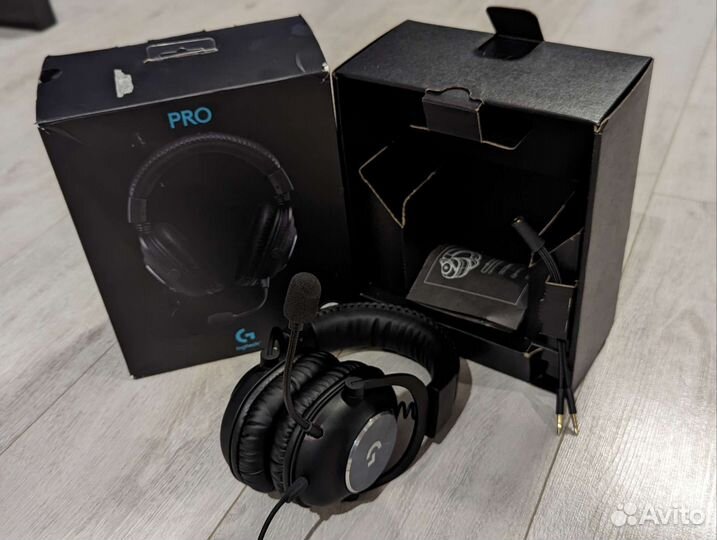 Игровые наушники гарнитура Logitech G Pro