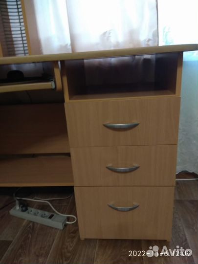 Компьютерный стол