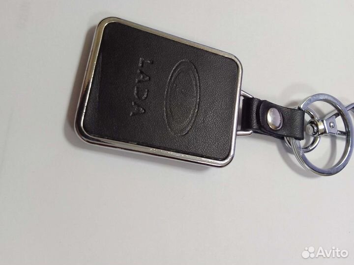Брелок на ключи LADA