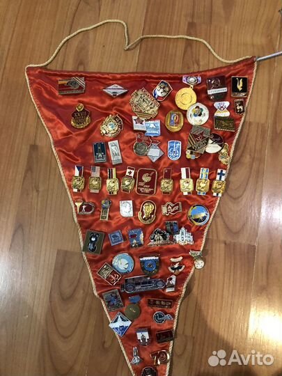 Коллекционные значки, большая коллекция