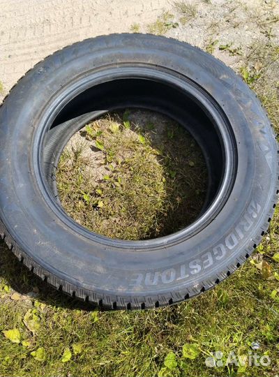 Bridgestone Blizzak Spike-01 225/65 R17