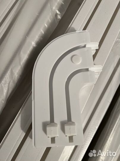 Пластиковые потолочные карнизы