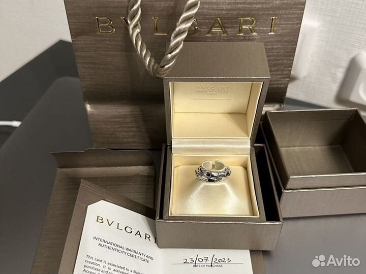 Кольцо Bvlgari Serpenti Viper белое золото