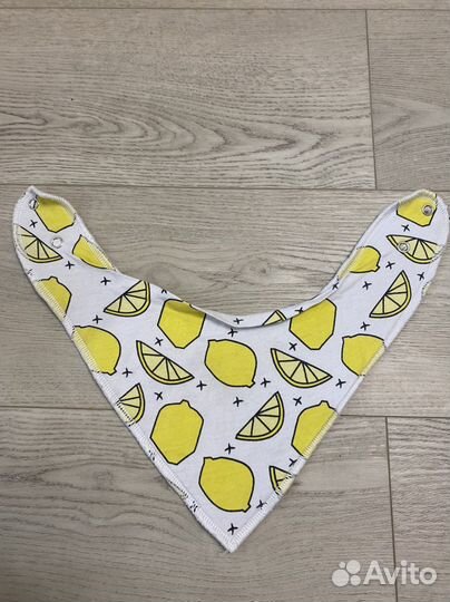 Слюнявчик нагрудник