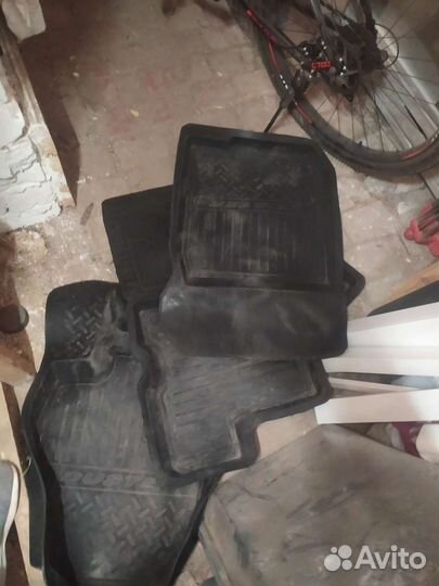 Автомобильные коврики резиновые duster