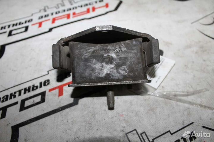 Подушка двс mitsubishi delica delica space gear sp