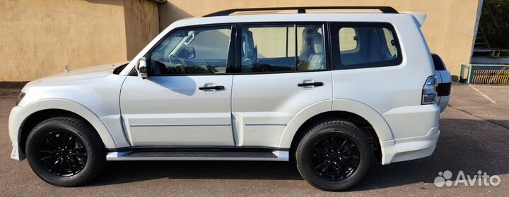 Mitsubishi Pajero 3.8 AT, 2019, 25 км