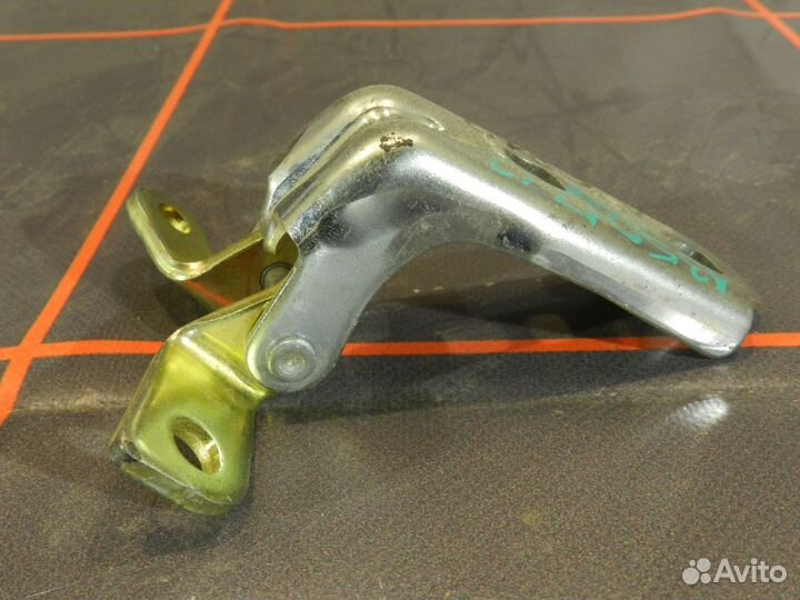 Петля двери передней - Chevrolet Cruze