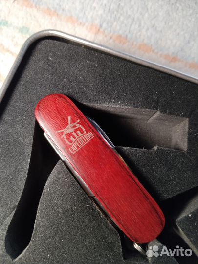 Сувенирный маникюрный набор - флешка