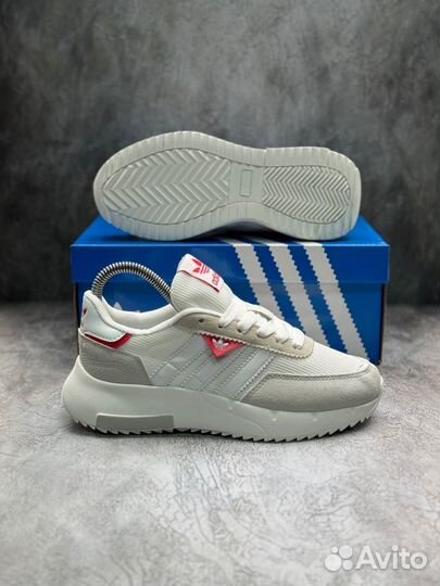 Кроссовки женские Adidas Retropy