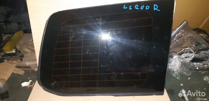 Стекло кузова правое Toyota Land Cruiser 200