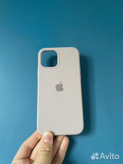 Чехол на iPhone 12