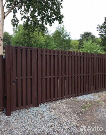 Забор из евроштакетника