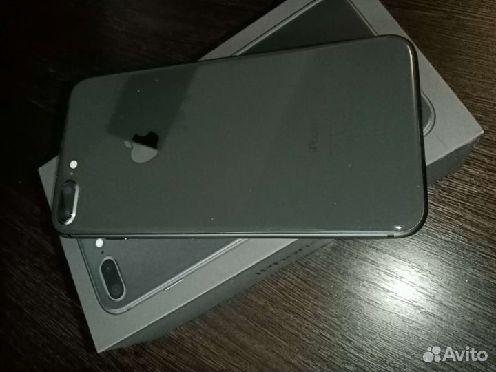 Телефон iPhone 8 plus 64gb