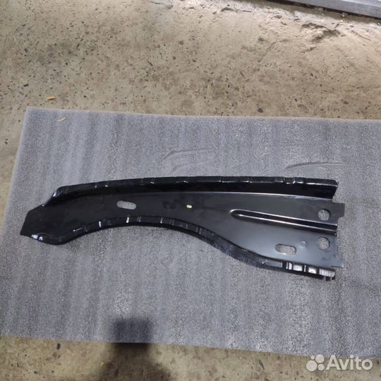 Усилитель крыла передний правый Renault Duster