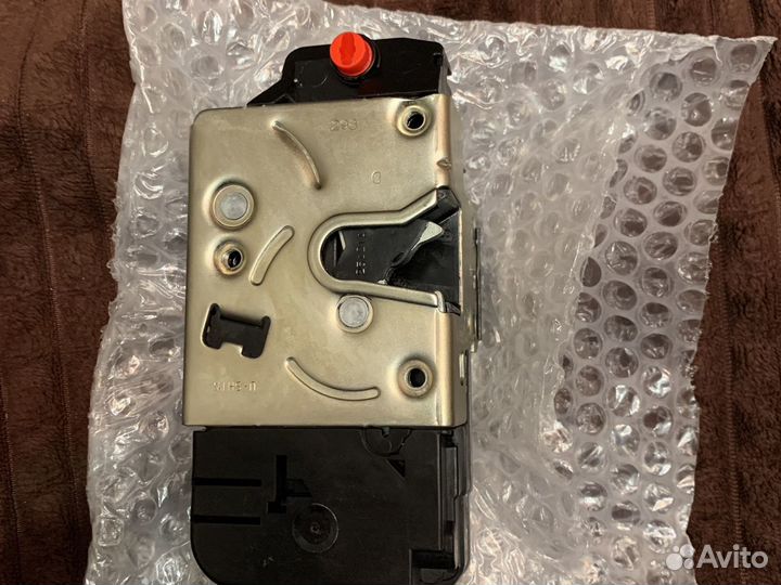 Замок задней правой двери электро на гранту 2017 г