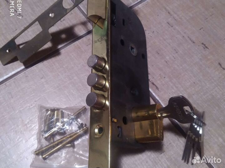Замок врезной apecs