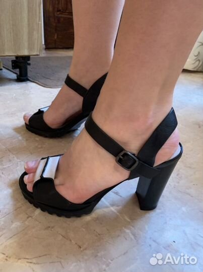 Босоножки кожа 36 р