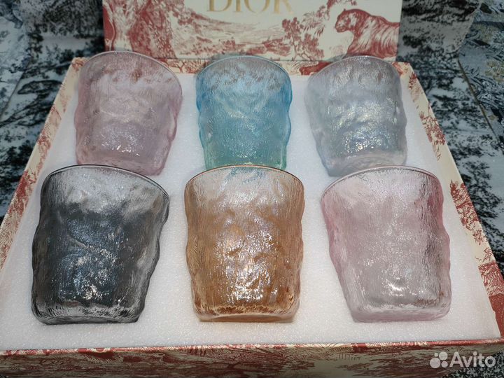 Набор разноцветных стаканов Dior