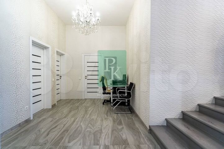 Дом 280 м² на участке 5 сот.