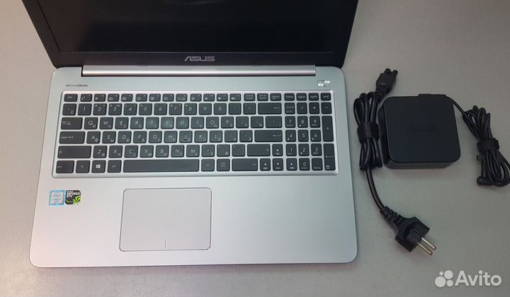 Стильный ноутбук Asus c Core i7 и GeForce GTX950