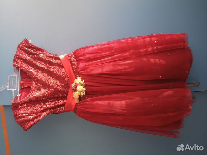 Платье праздничное