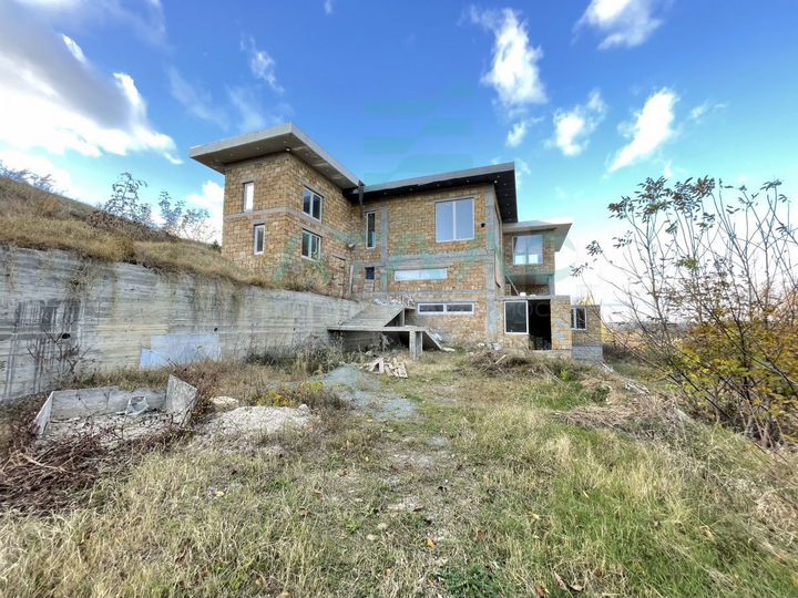 Дом 410 м² на участке 19 сот.