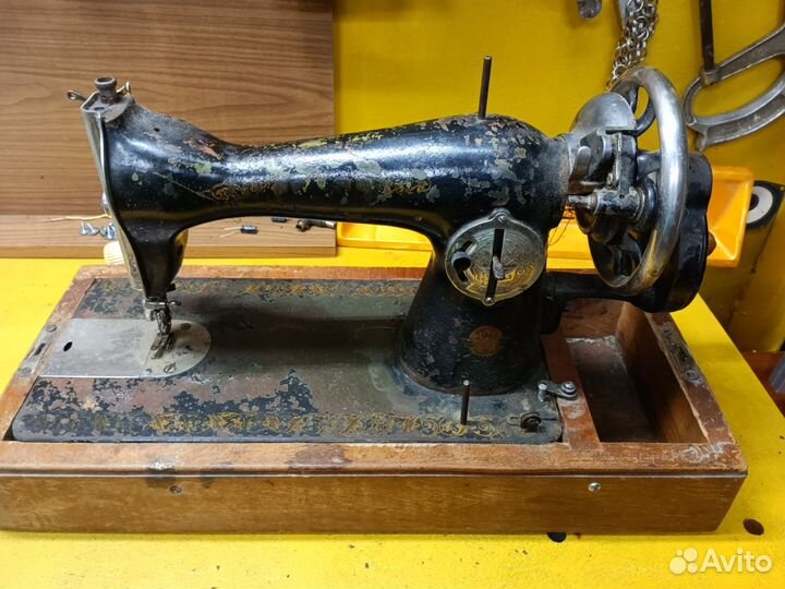 Швейная машина пмз им. Калинина 60-х СССР