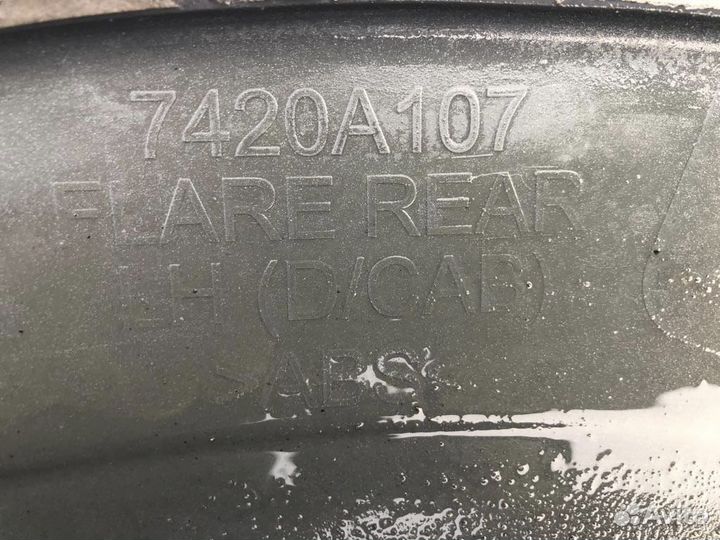 Mitsubishi L200 накладка на крыло заднее левое