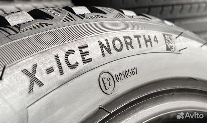 Michelin X-Ice North 4 215/65 R17