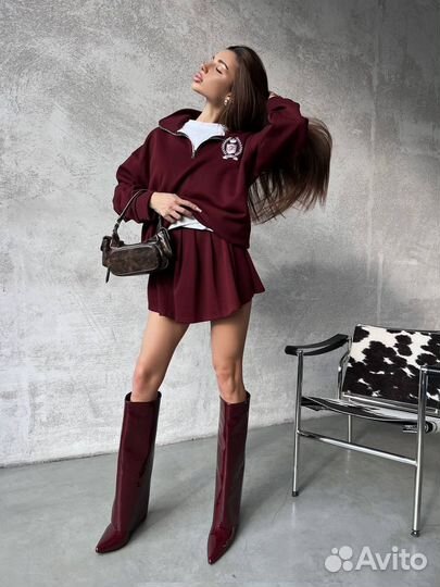 Костюм с юбкой