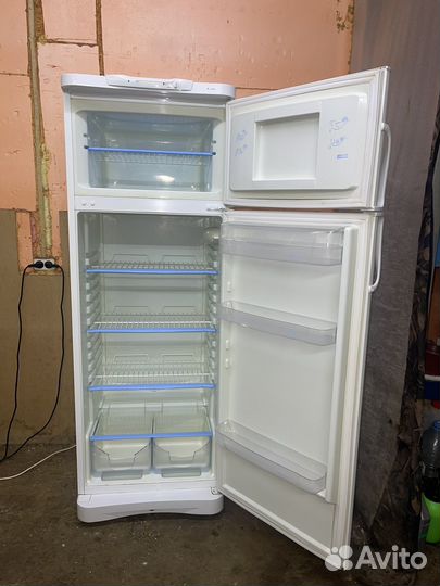 Холодильник Indesit, высота 170 см