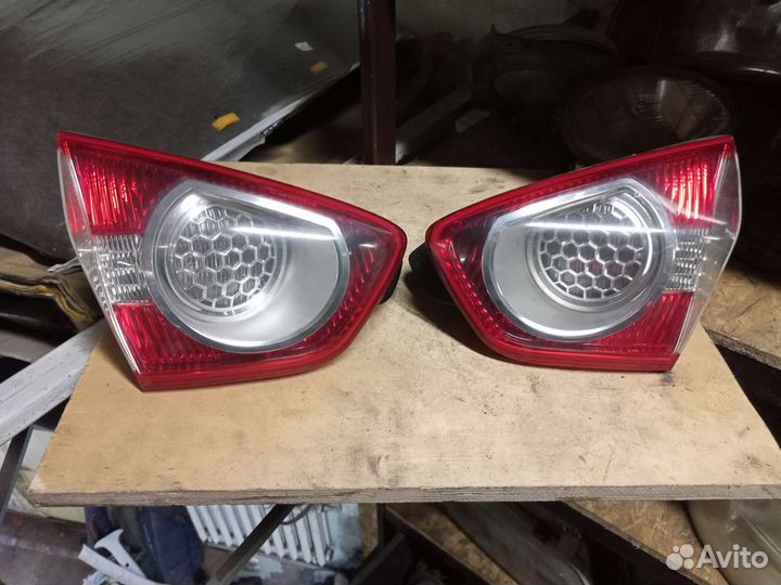 Фонари крышки багажника Ford Kuga 1 2008гв