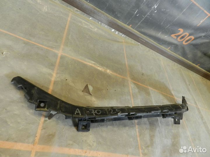 Кронштейн бампера левый - Hyundai Elantra