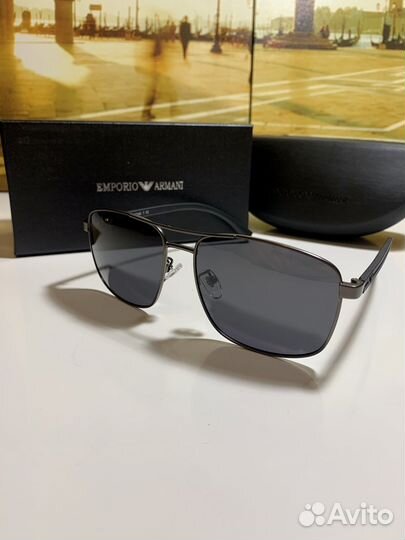 Солнцезащитные очки Emporio Armani