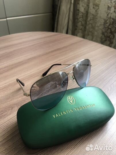 Valentin yudashkin очки