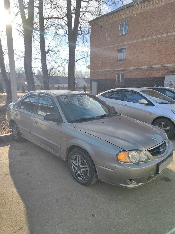 Kia Shuma