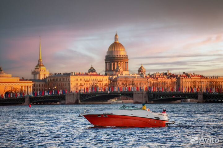 Аренда катера с капитаном по Неве