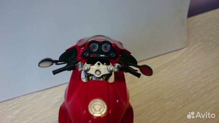 Редкая модель мотоцикла BMW. Масштаб 1 18