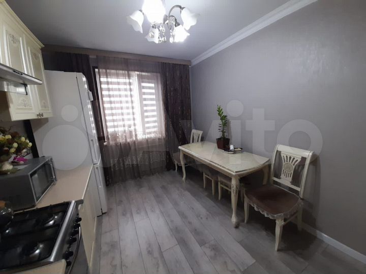 2-к. квартира, 60 м², 2/10 эт.