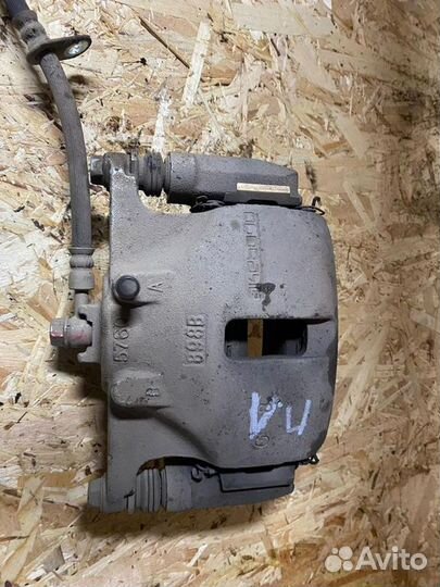 Суппорт передний левый Suzuki Vitara 2LY