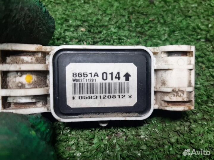 Датчик удара передний Mitsubishi Grandis 2008