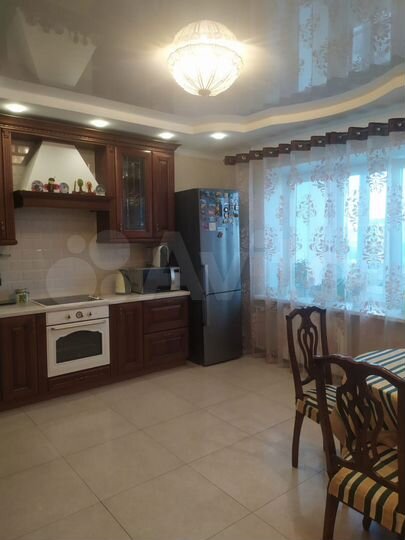 4-к. квартира, 90 м², 7/14 эт.