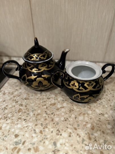 Сервиз чайный, заварник + сахарница