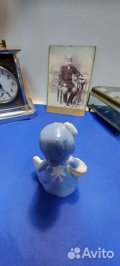 Фарфоровая статуэтка Девочка с корзиной и гусемГДР